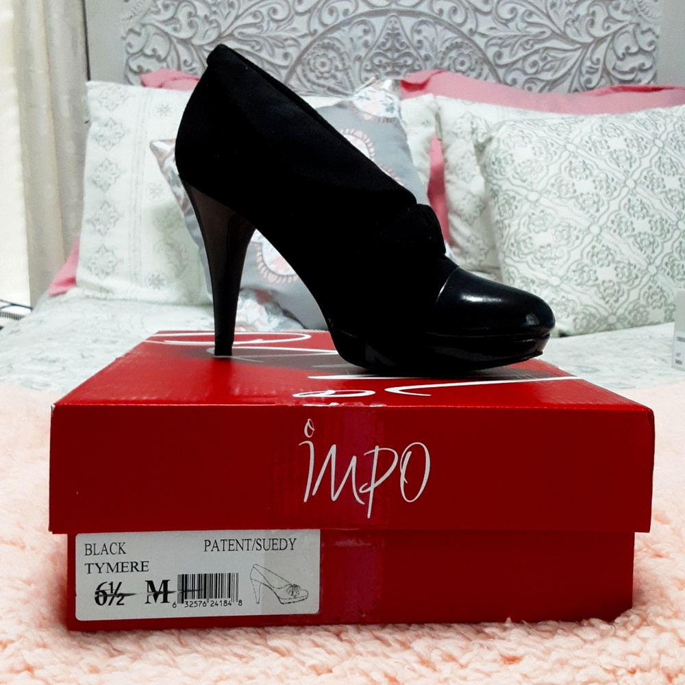 Beautiful Black Patent/Suede